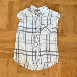 Plaid Button-Up Sleeveless Shirt